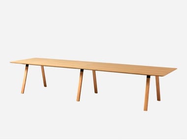 PLANIA - Modular oak meeting table by Inclass