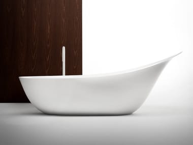 LANCETTA - Freestanding oval Cristalplant® bathtub by Falper
