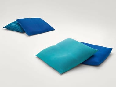 Outdoor cushion - Outdoor fabric cushion with removable cover by Paola Lenti