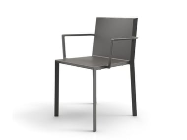 QUARTZ - Polyamide garden chair with armrests by Vondom