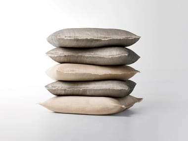 ABACA - Square outdoor fabric cushion with removable cover by Paola Lenti